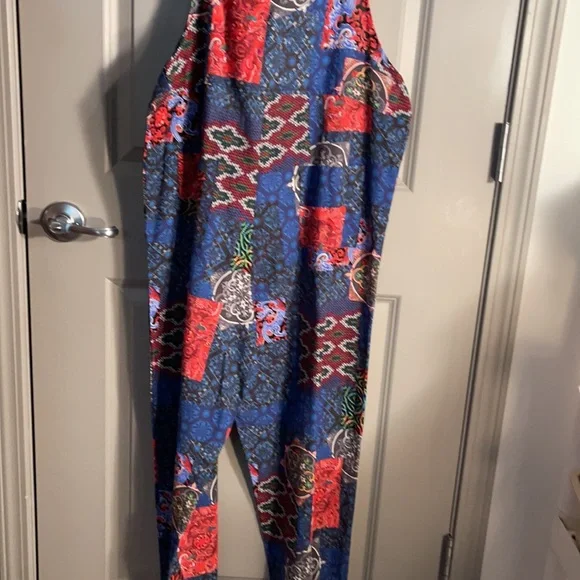 S/M. NWT. OVERALLS by Sacred Threads CL/GR02. - Picture 7 of 11